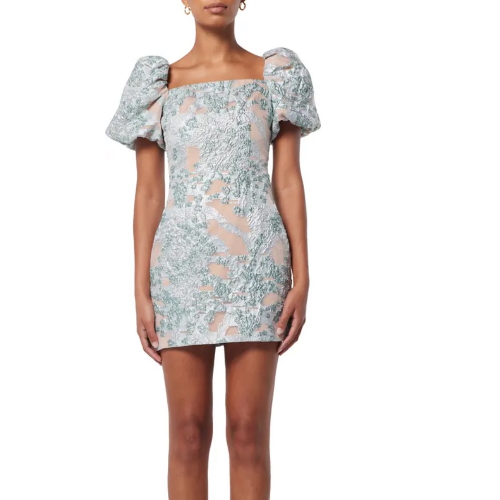 NEW Elliatt puff sleeve dress, size Large (6-8)